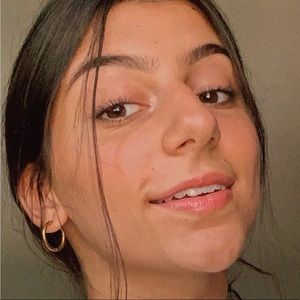 Meet your Posher, Maya